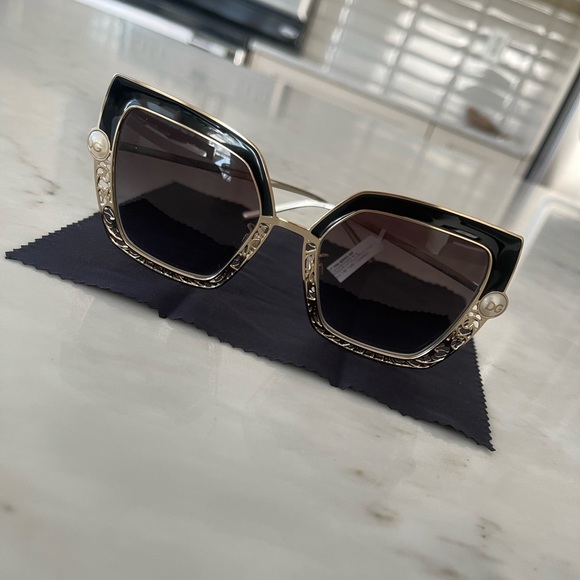Dolce & Gabanna Brand New Sunglasses - Picture 2 of 5